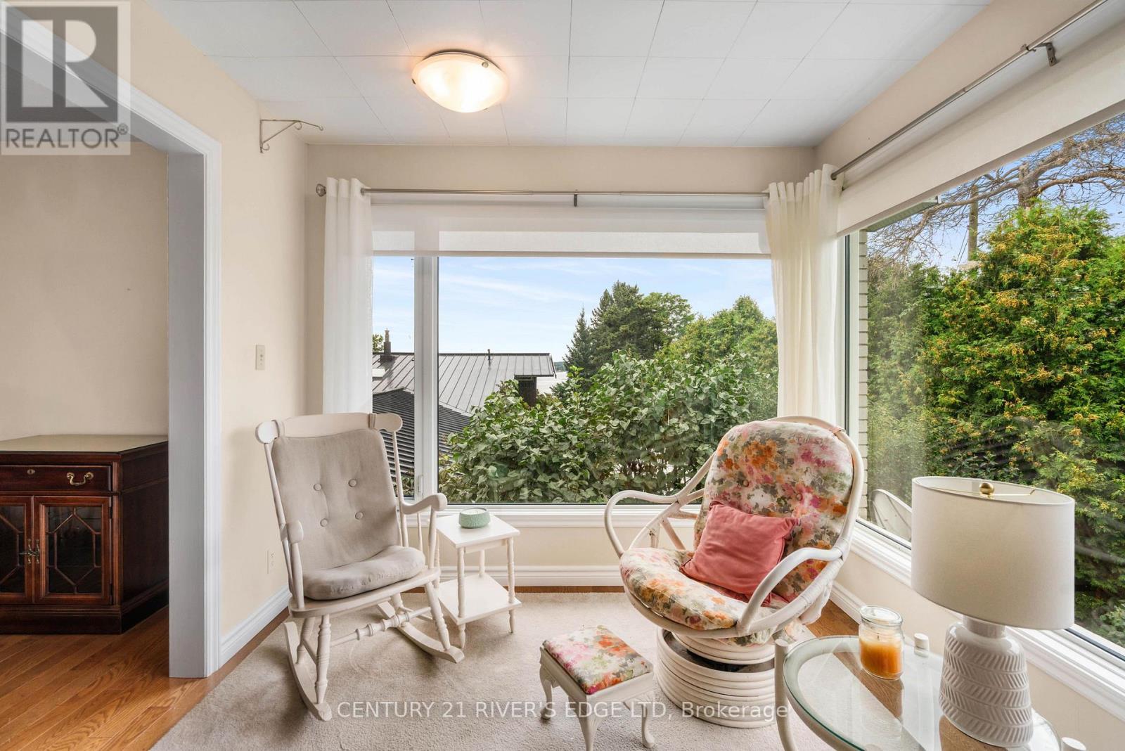 1 HARDY CRESCENT - 18