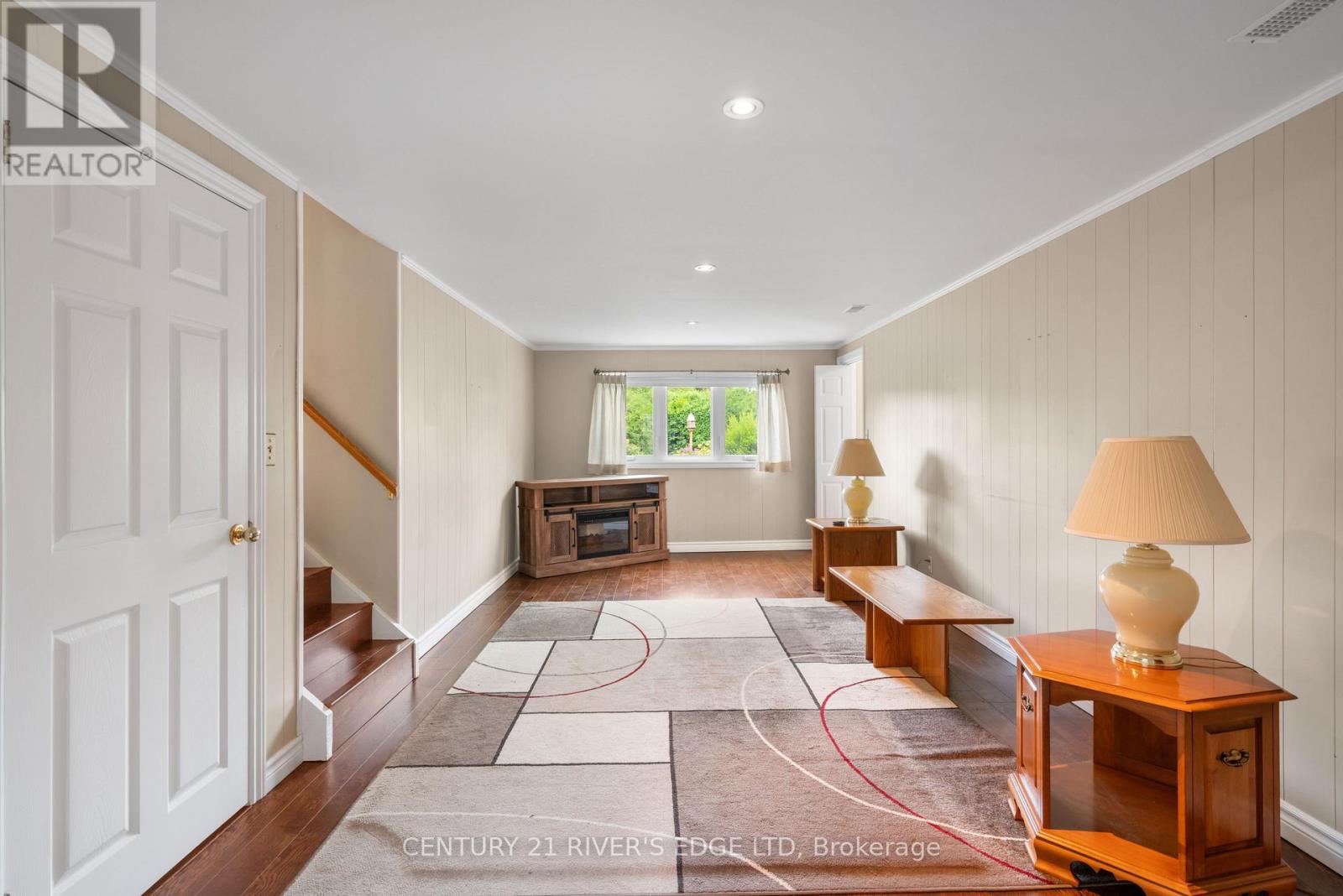 1 HARDY CRESCENT - 5