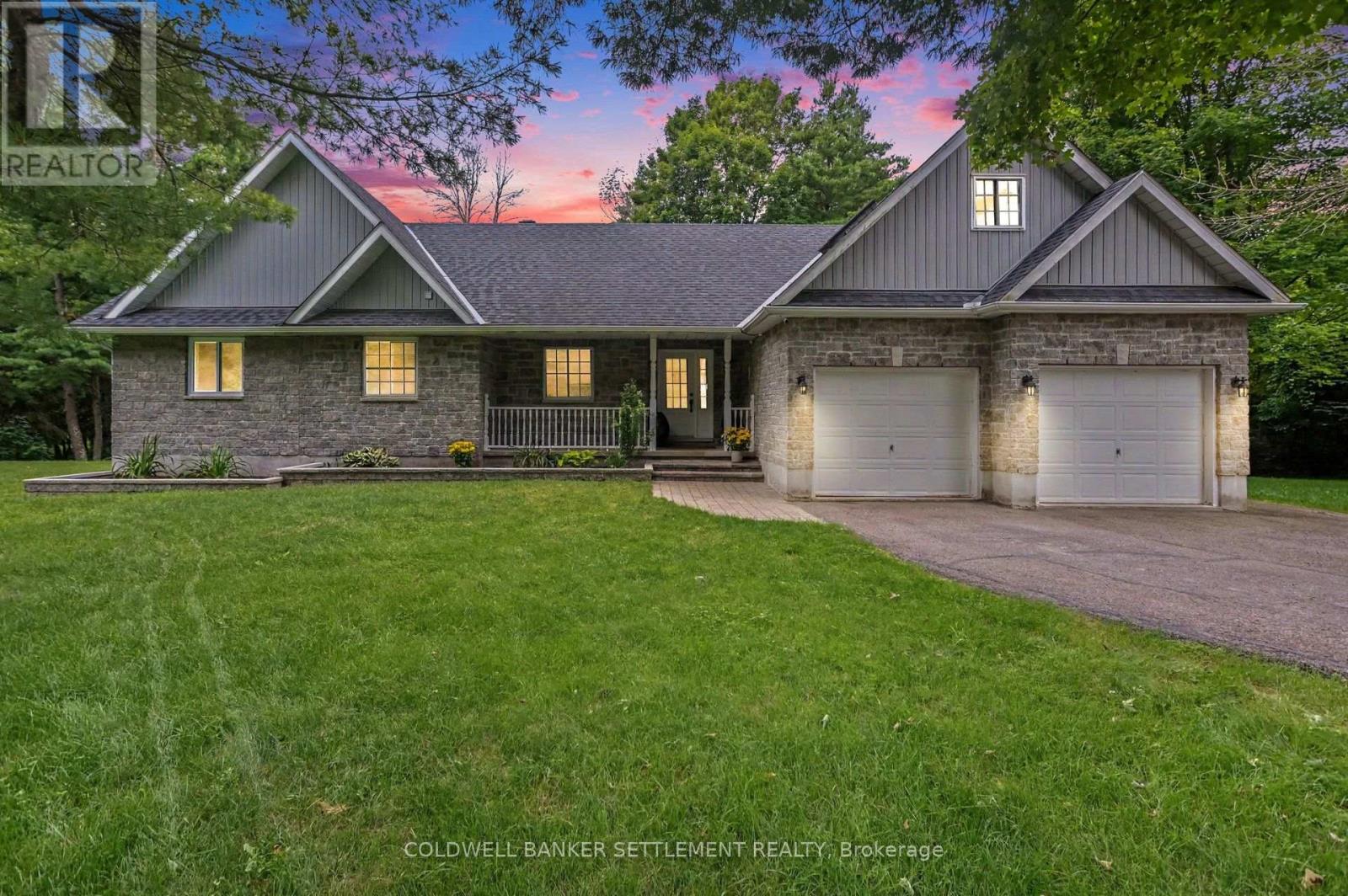 135 BARR PLACE W