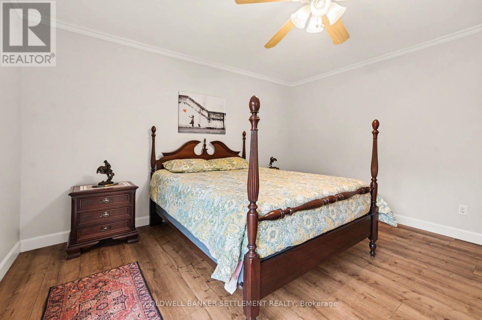 135 BARR PLACE W - Image 22
