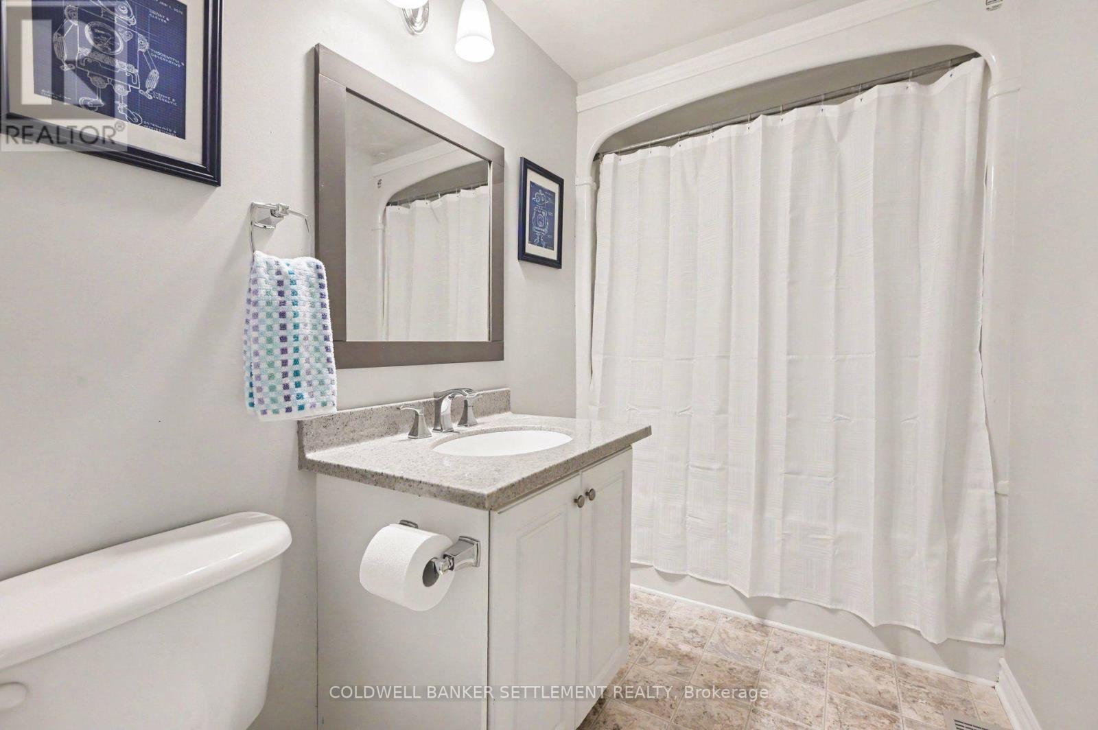 135 BARR PLACE W - Image 27