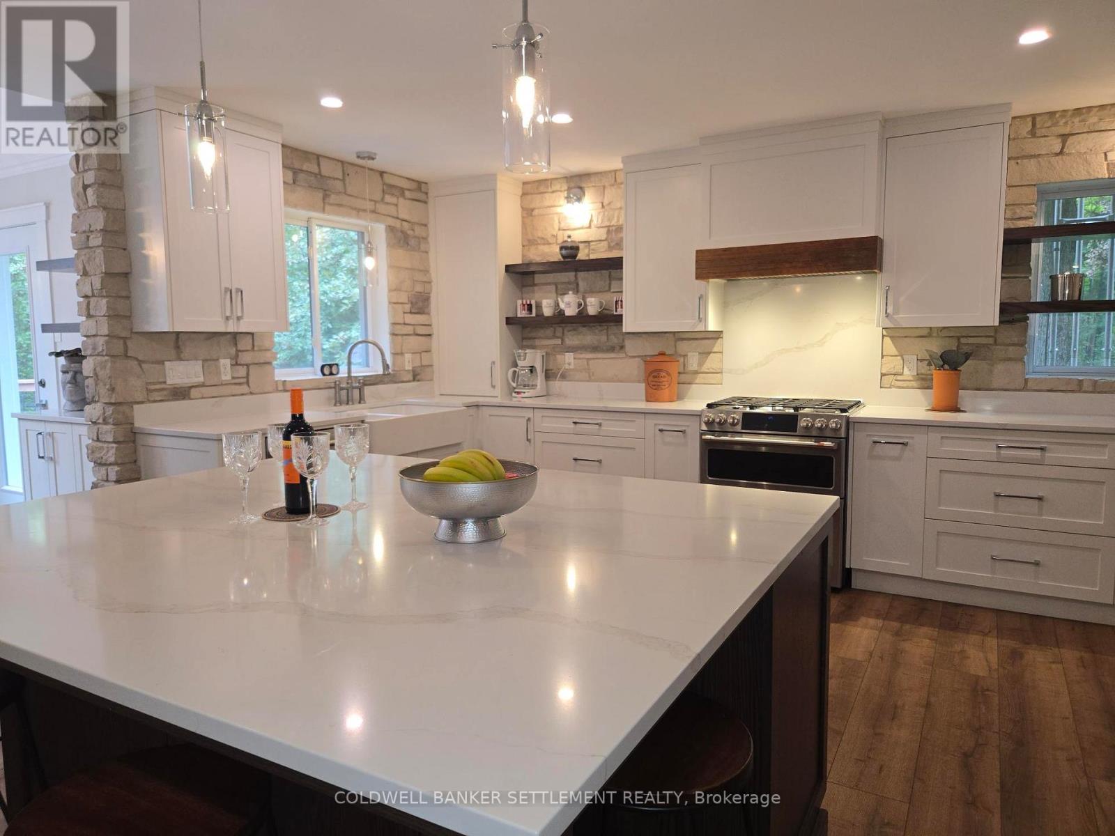 135 BARR PLACE W - Image 42