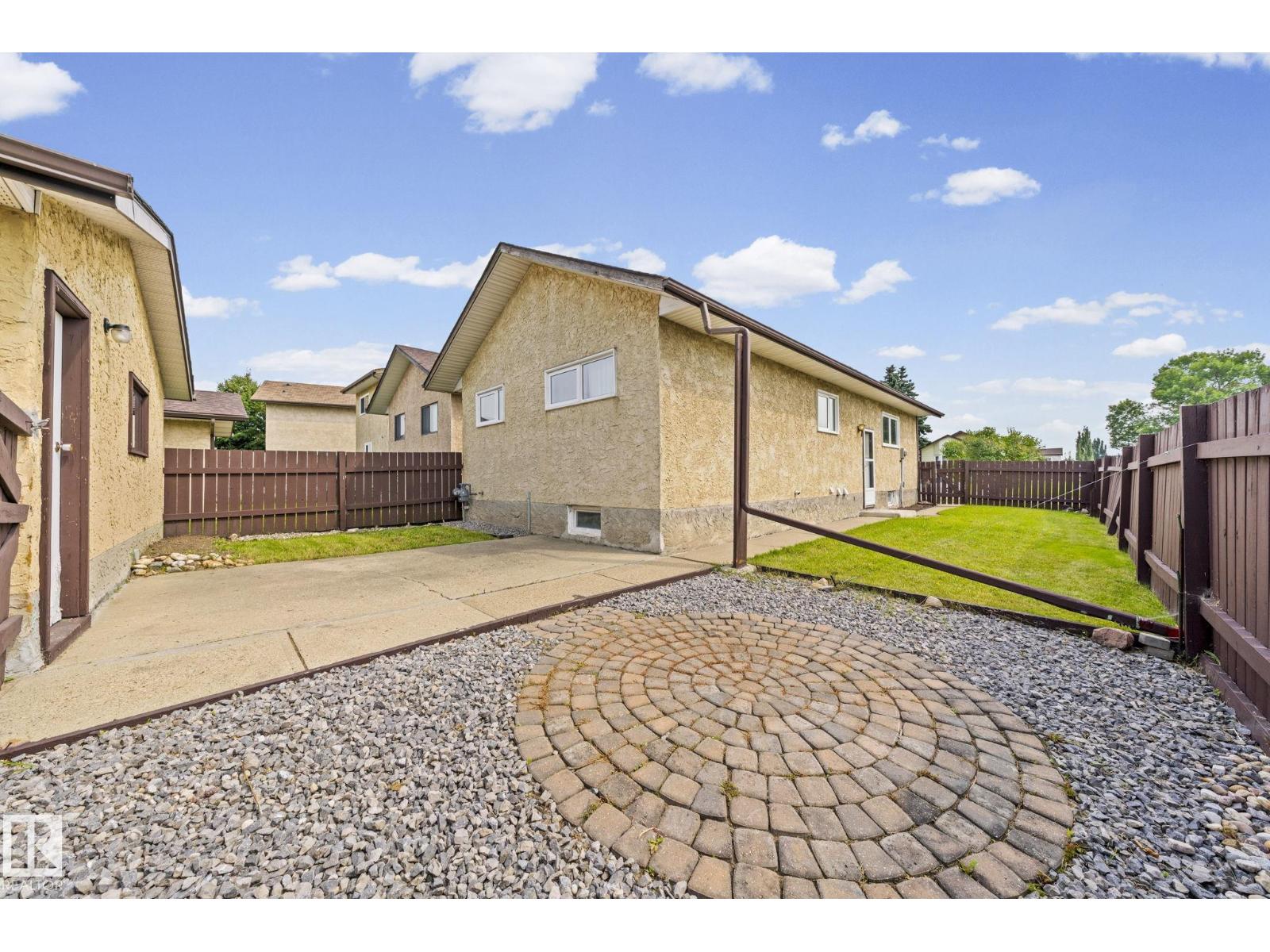 17908 92A ST NW - 29