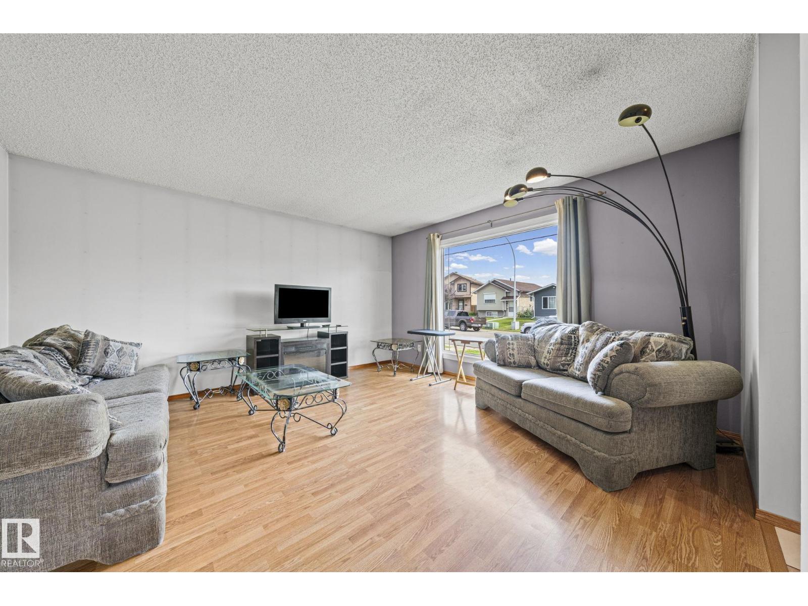 17908 92A ST NW - 4