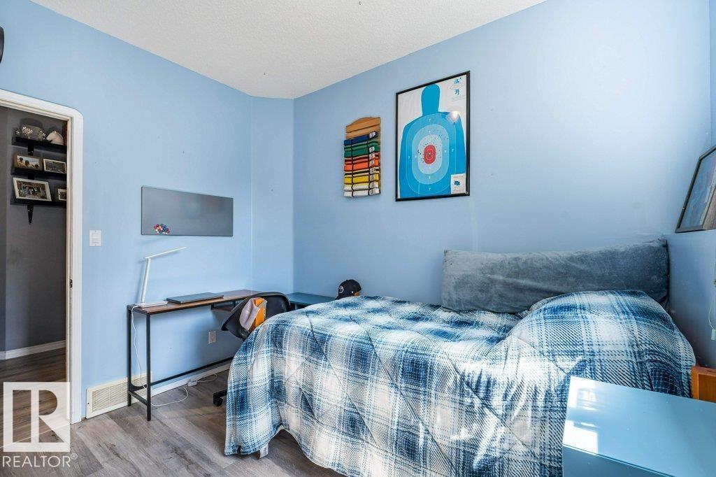 4705 43 ST - 37