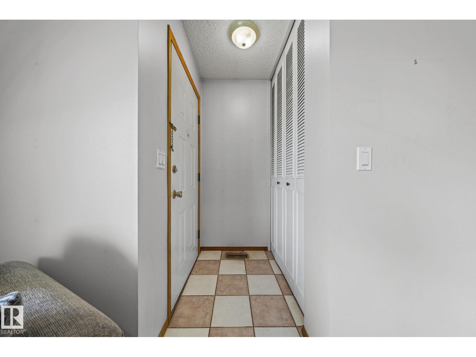 17908 92A ST NW, Lago Lindo, Edmonton photo 3