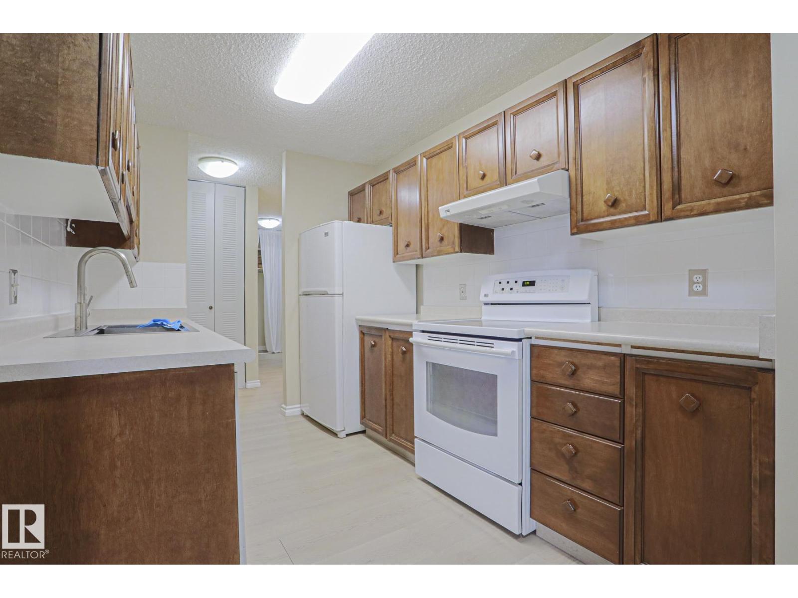 #102 8220 JASPER AV NW - 9