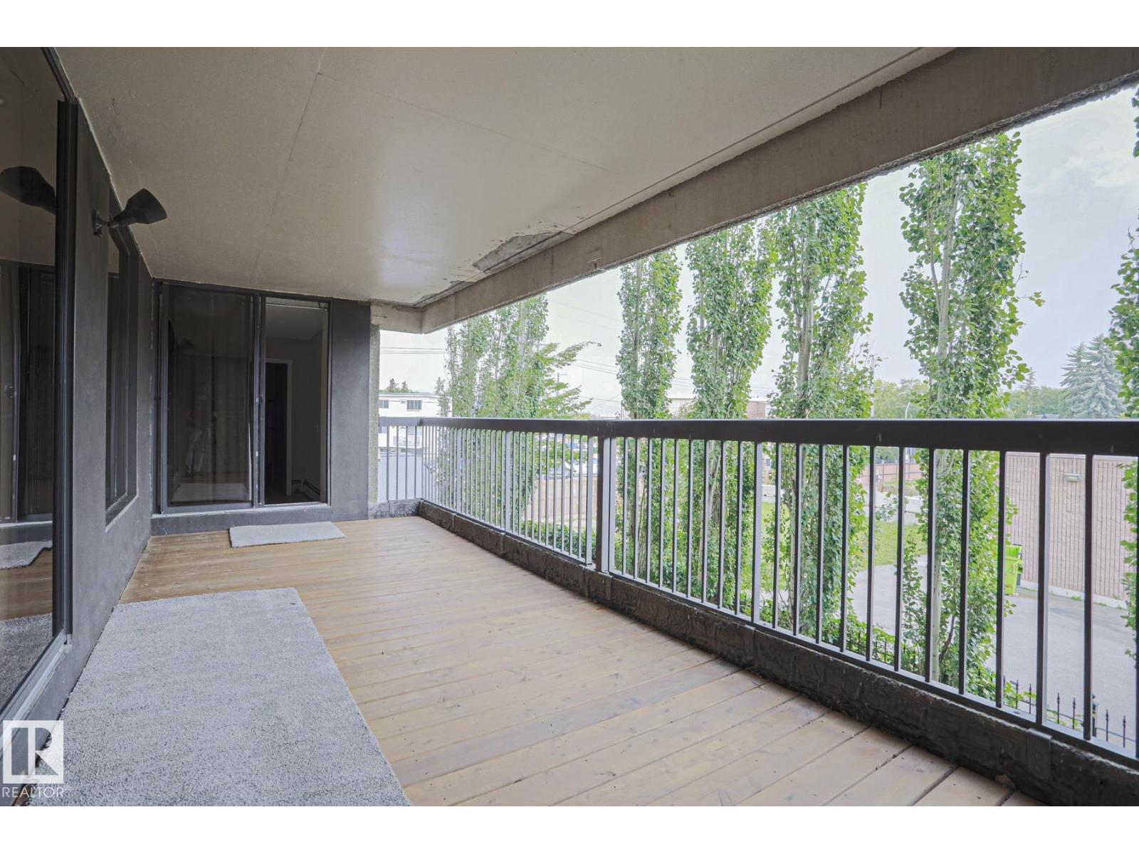 #102 8220 JASPER AV NW - 19