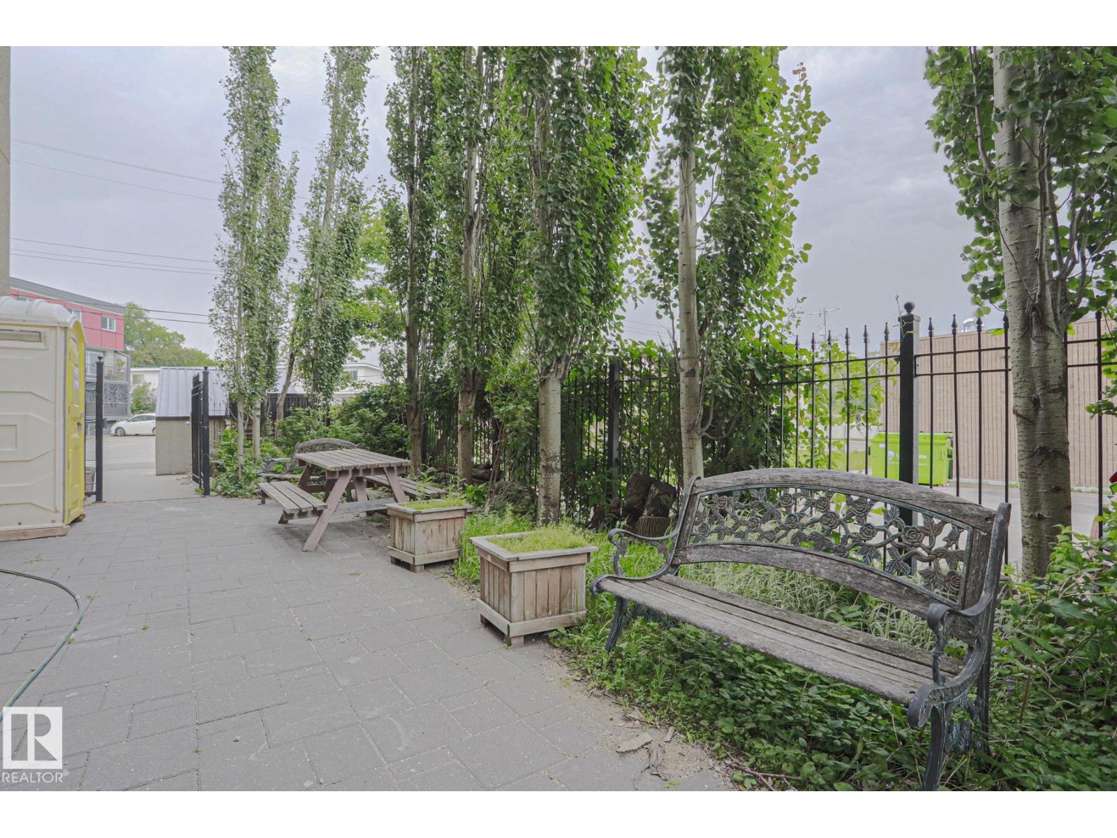 #102 8220 JASPER AV NW - 31