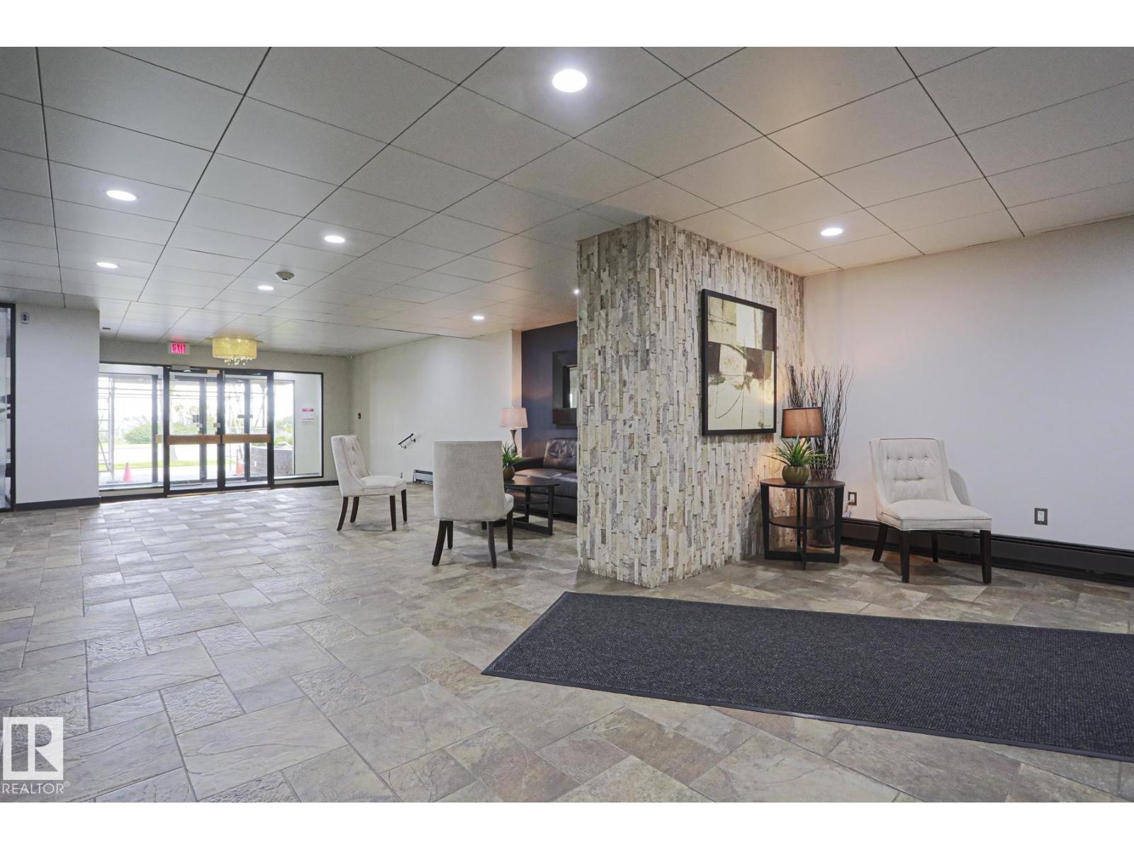#102 8220 JASPER AV NW - 39