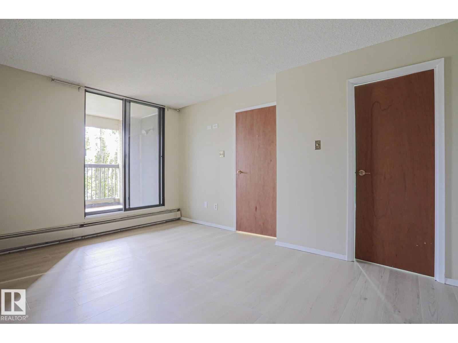 #102 8220 JASPER AV NW - 11