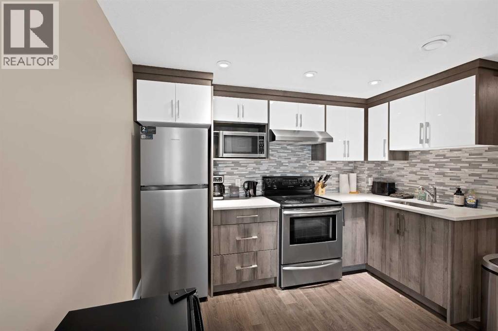 146 Canoe Crescent SW - 19
