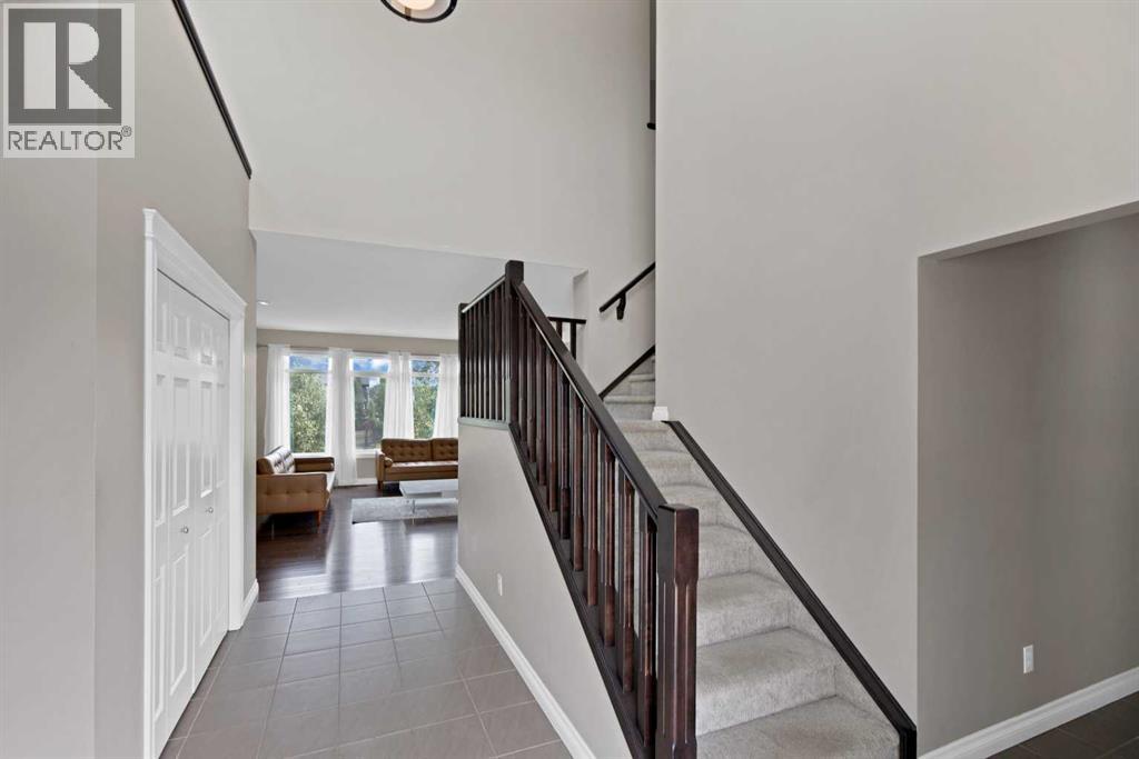 146 Canoe Crescent SW - 2