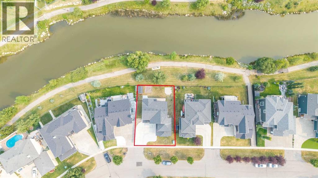 146 Canoe Crescent SW - 25