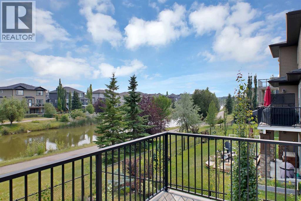 146 Canoe Crescent SW - 9