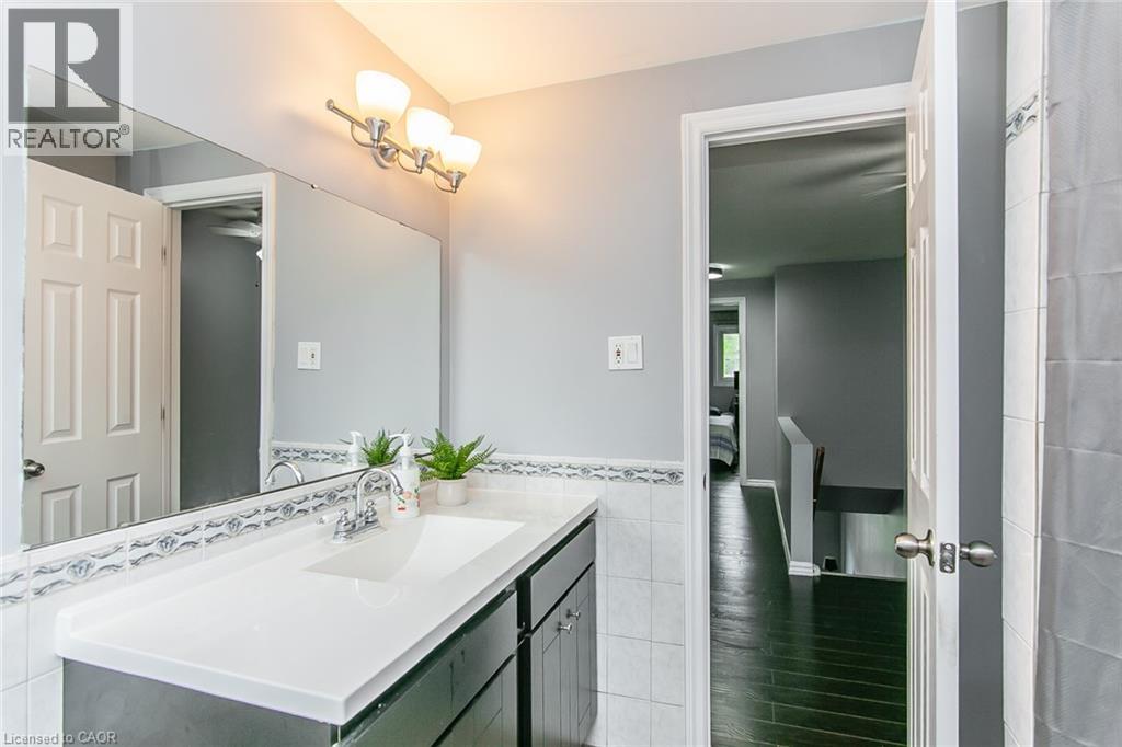 #41 80 OLD COUNTRY Drive - 39