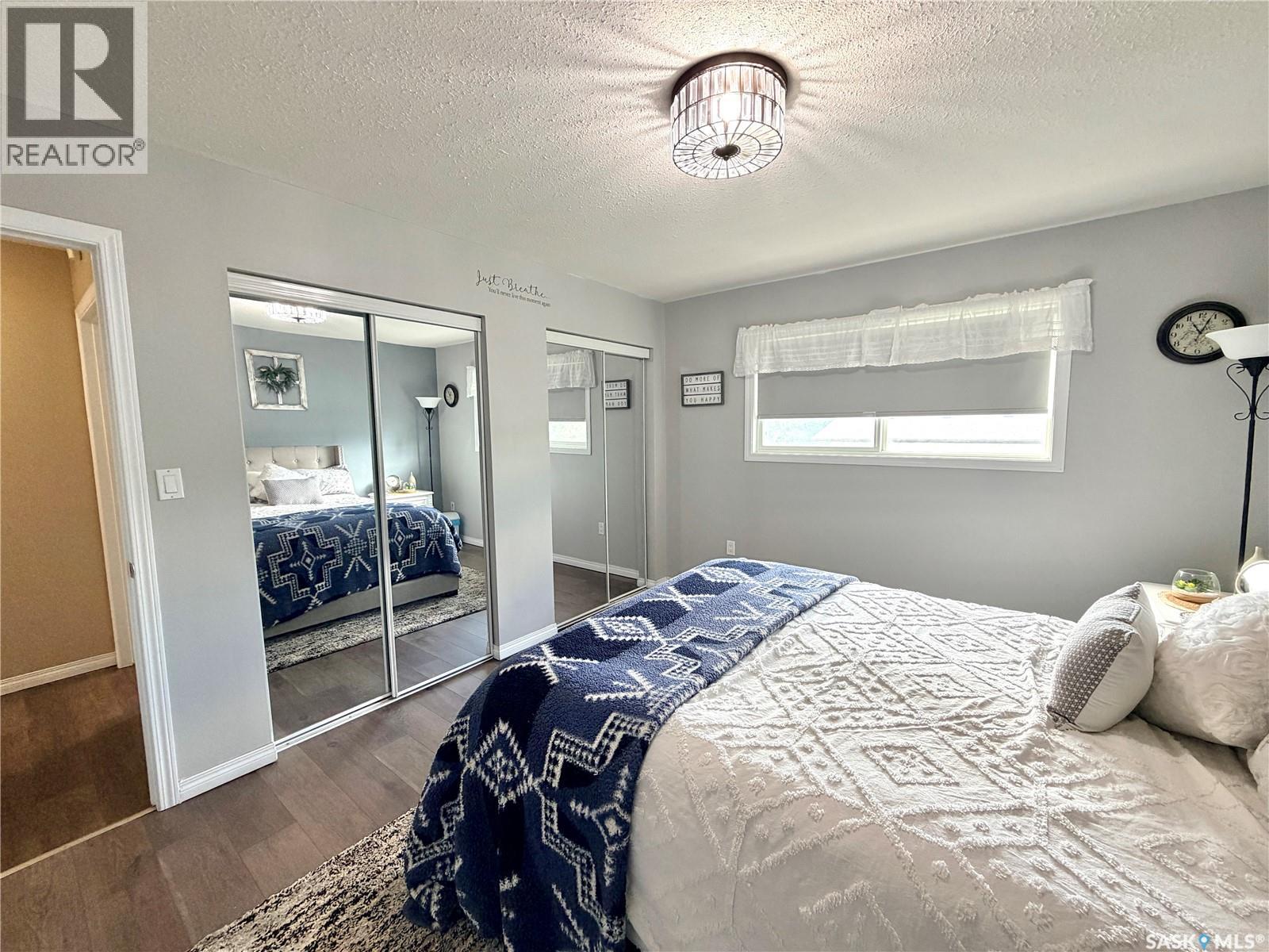 10339 Bunce CRESCENT - 11