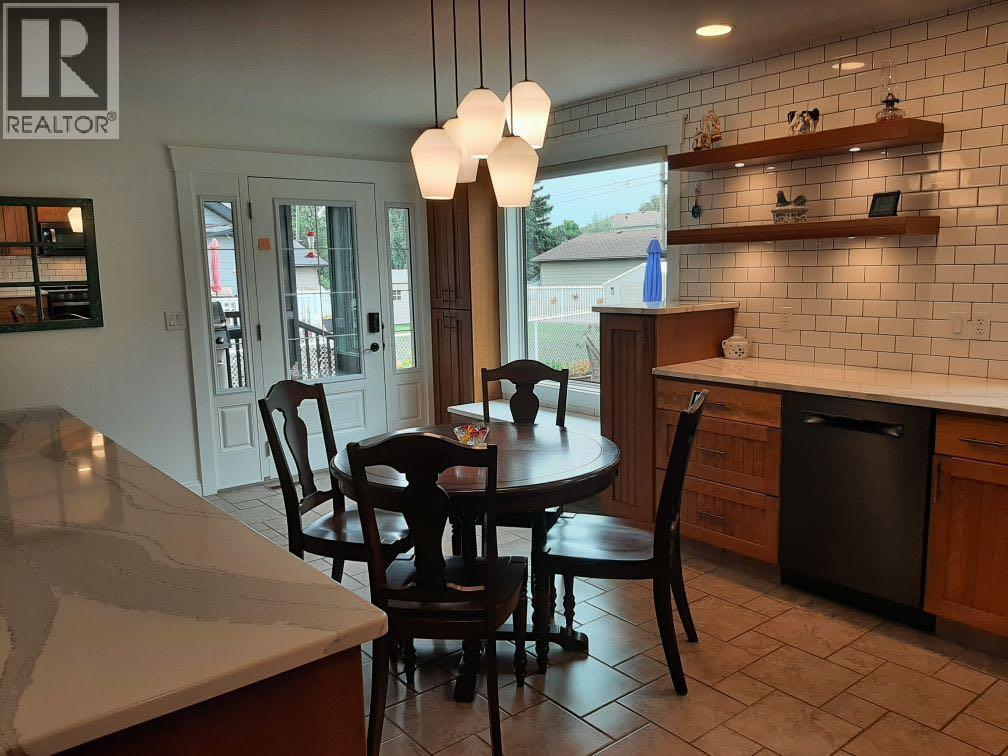 5331 55 Avenue - Photo 6