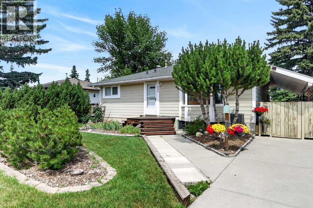 8008 36 Avenue NW, Calgary — photo 2