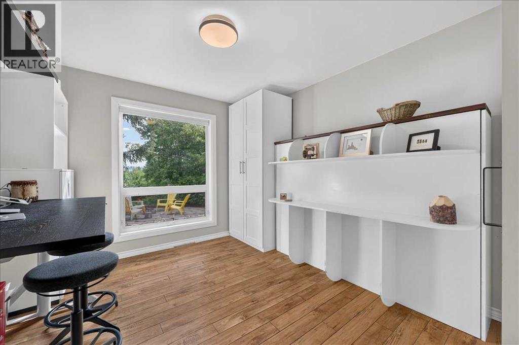 9011 33 Avenue NW - 19