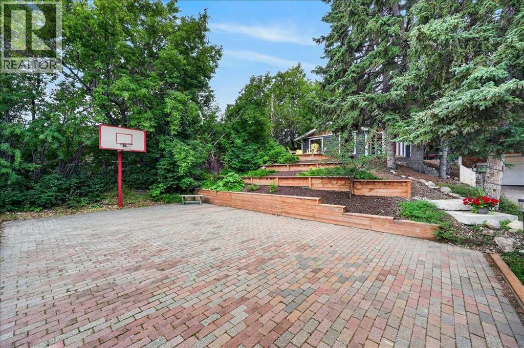 9011 33 Avenue NW - 39