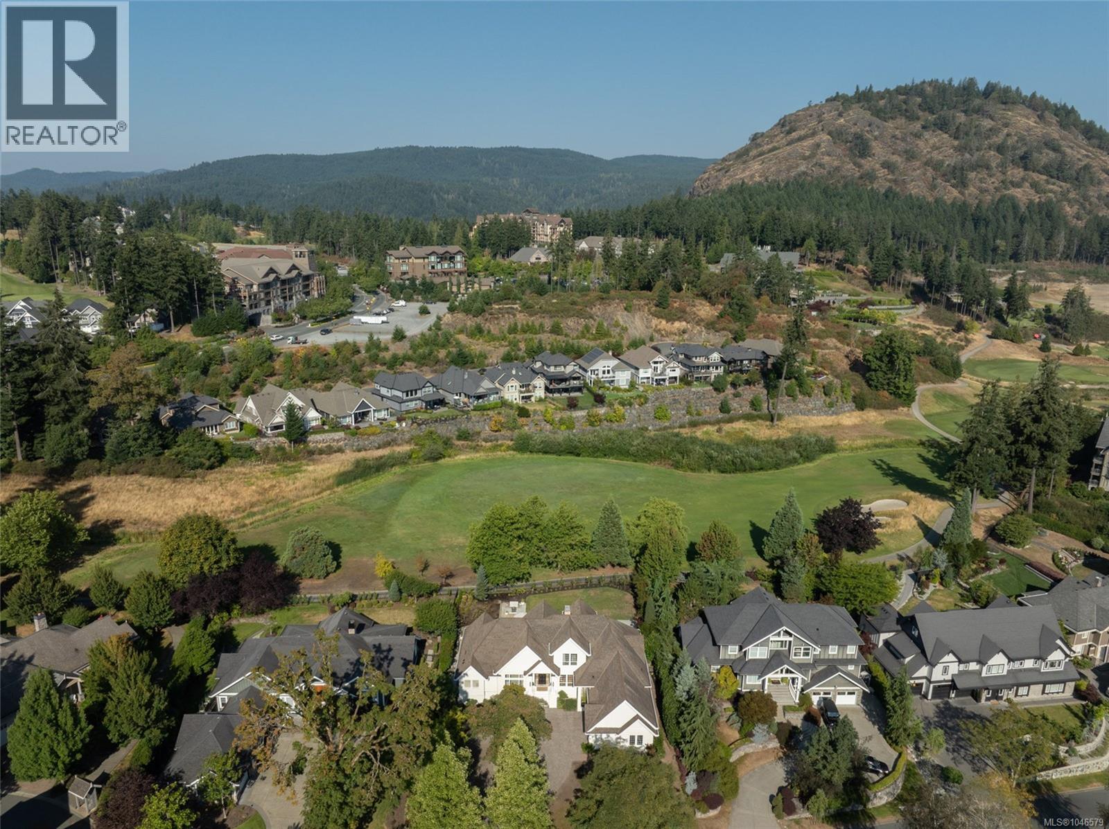 2050 Troon Crt, Langford — photo 2