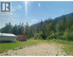 9052 6 Highway, Edgewood, BC V0G1J0 Photo 7