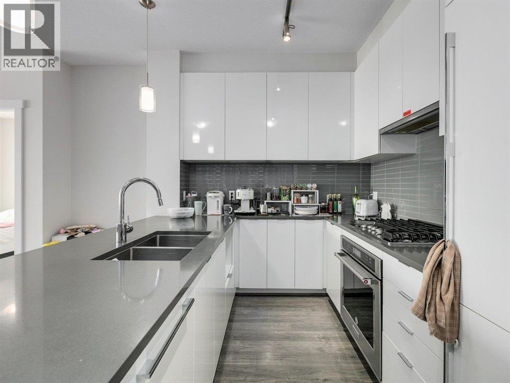 #613-9388 TOMICKI Avenue, Richmond