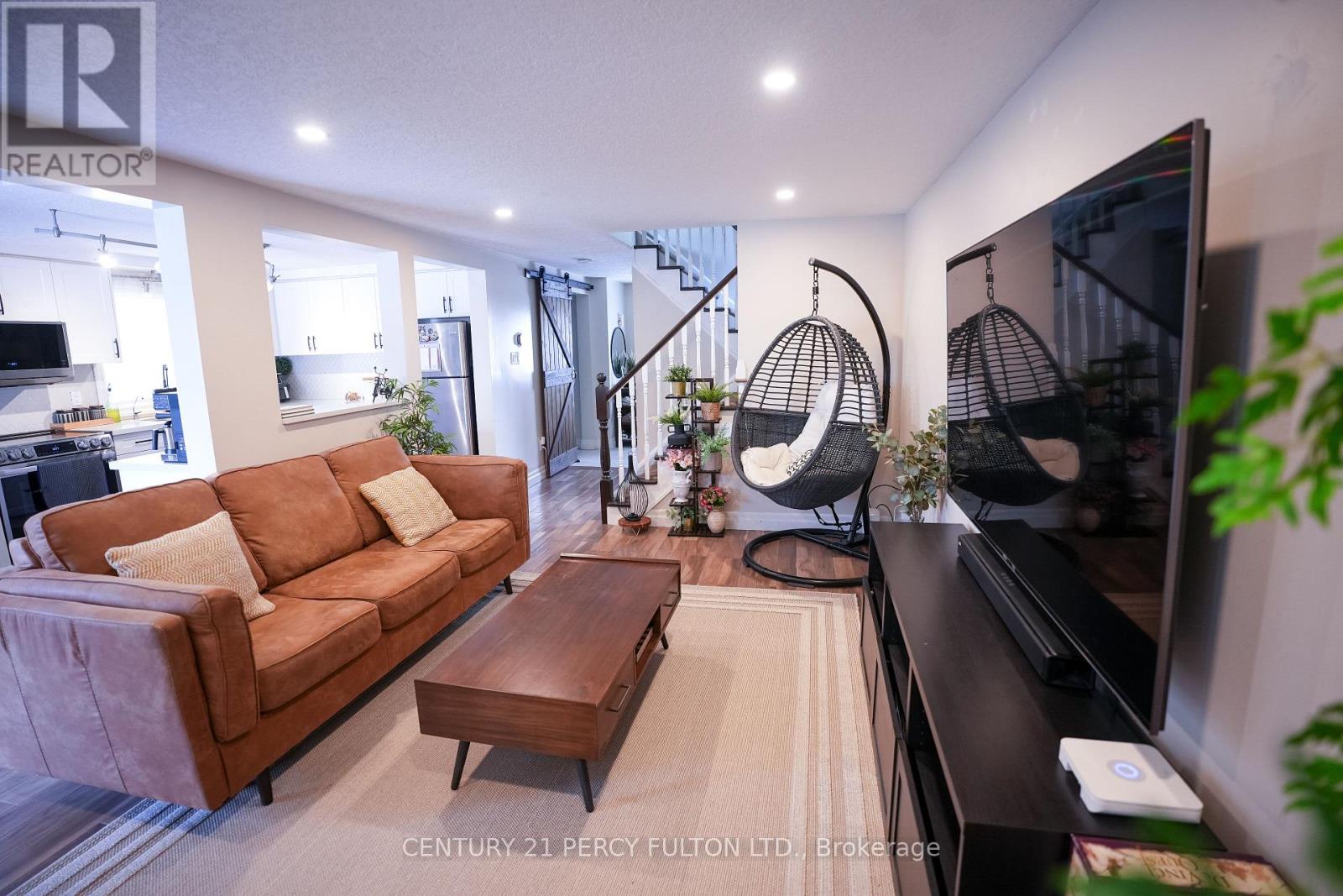 333 ROSETTE DRIVE — photo 3