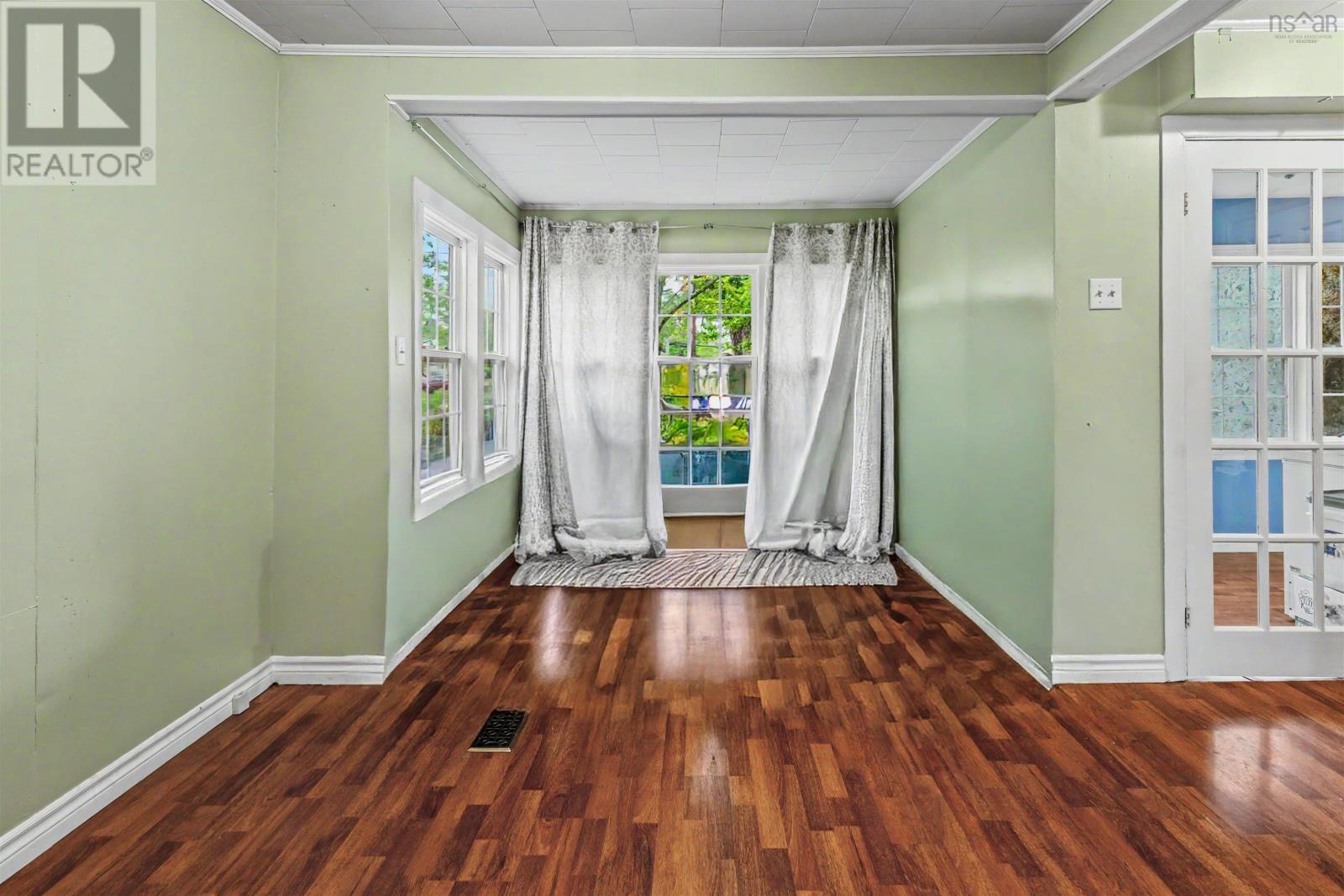 437 Cabot Street - 10