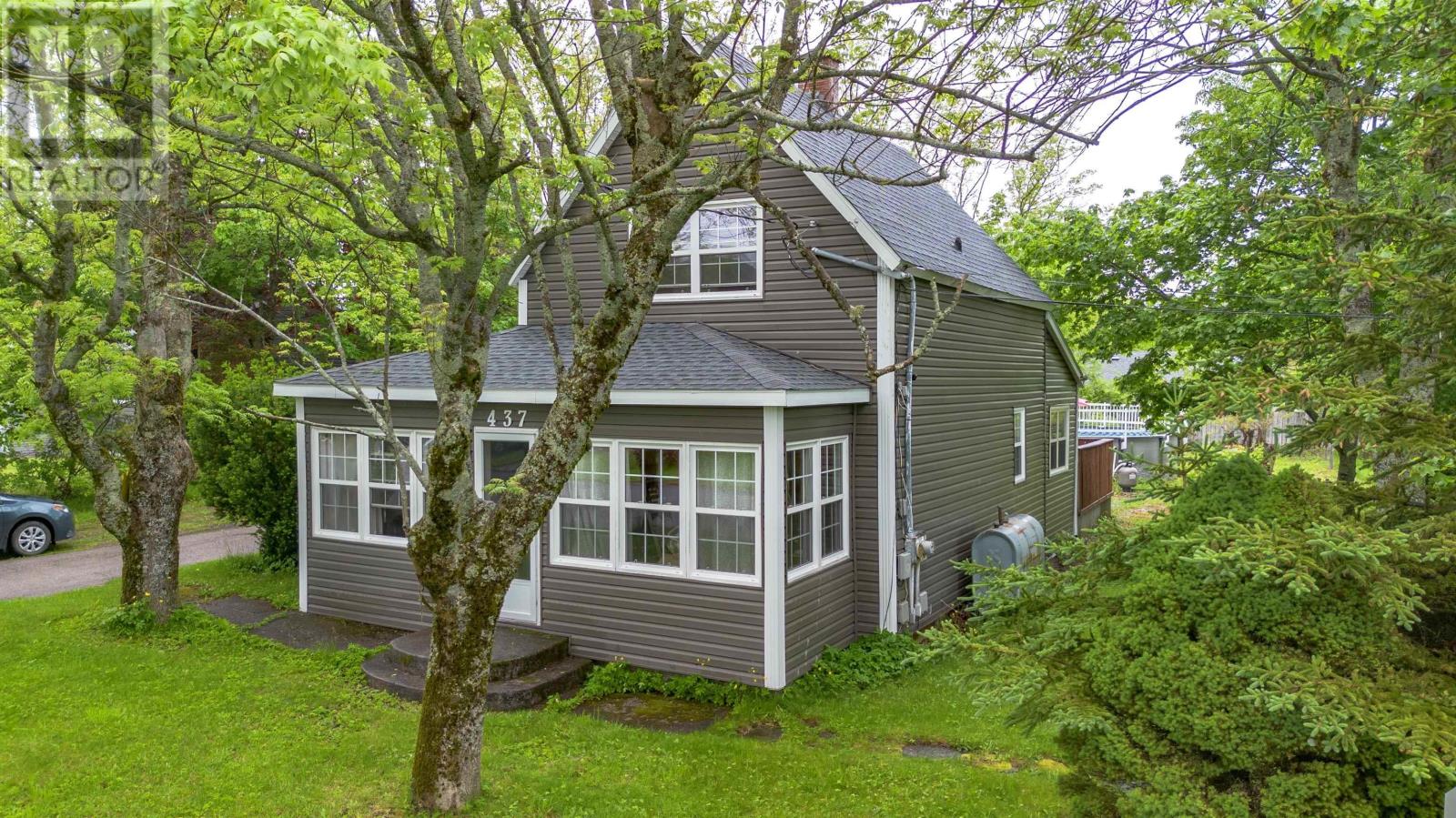 437 Cabot Street - 31