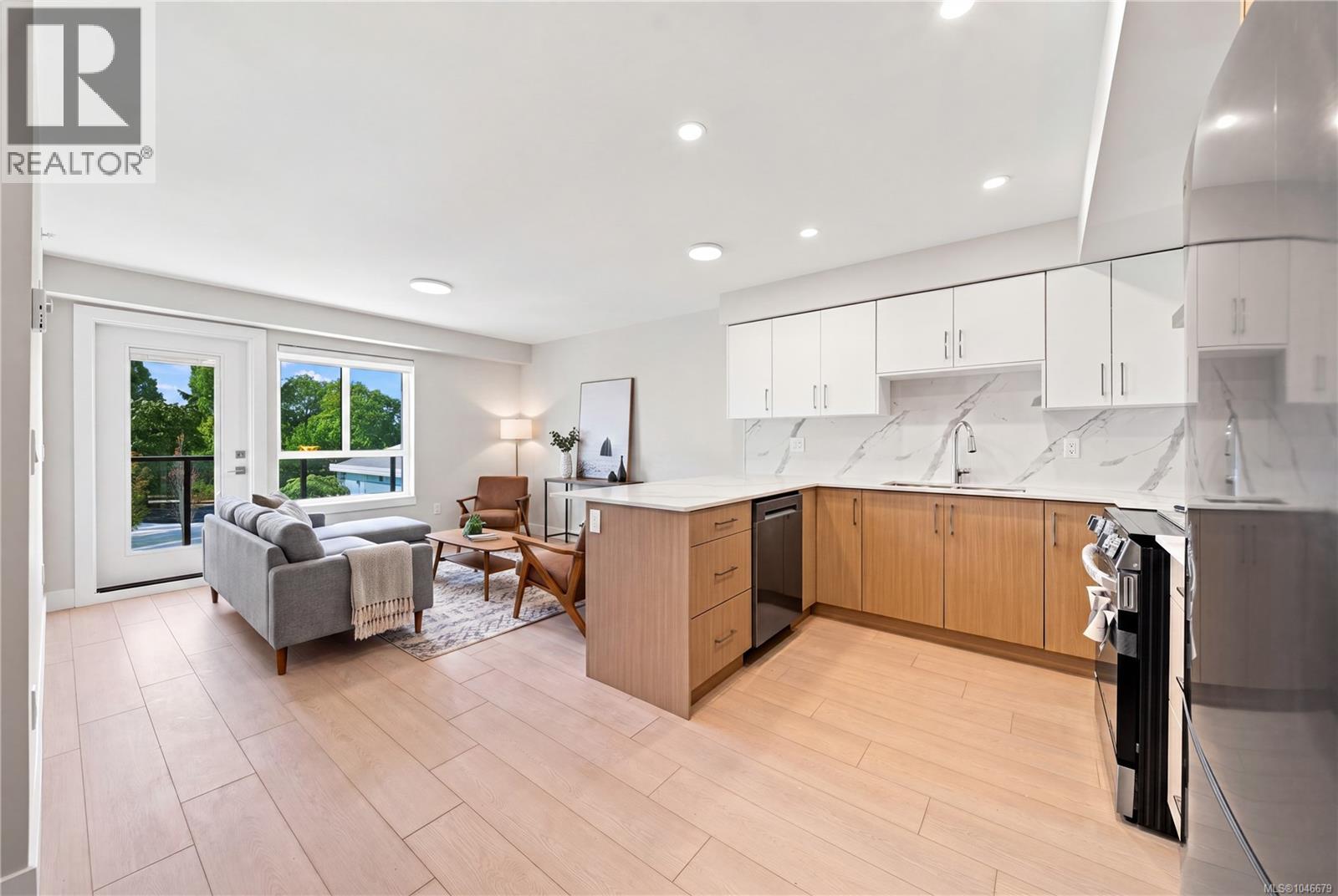 #302 171 Jensen Ave W - 1