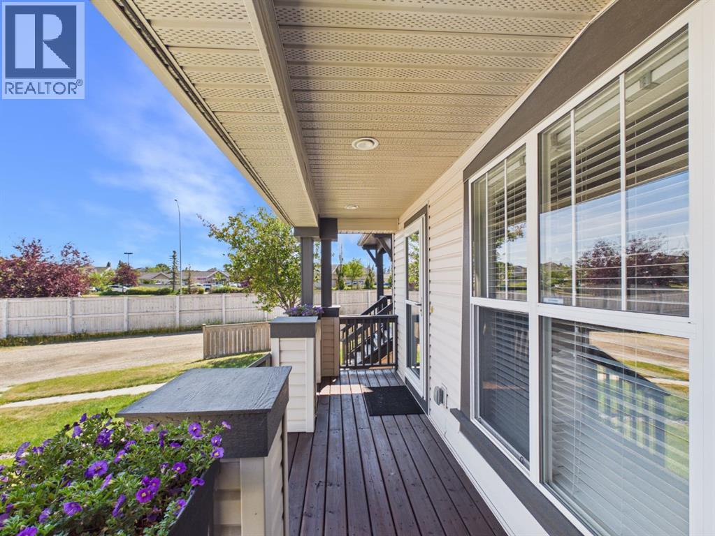 2049 New Brighton Gardens SE, New Brighton, Calgary photo 3