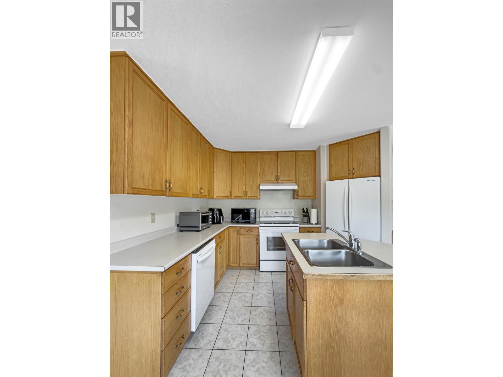 #11 25 WESTRIDGE DRIVE - 11