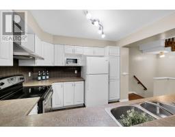 137 Corinth Private, Ottawa, ON K2E0A8 Photo 12