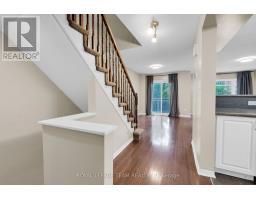 137 Corinth Private, Ottawa, ON K2E0A8 Photo 7