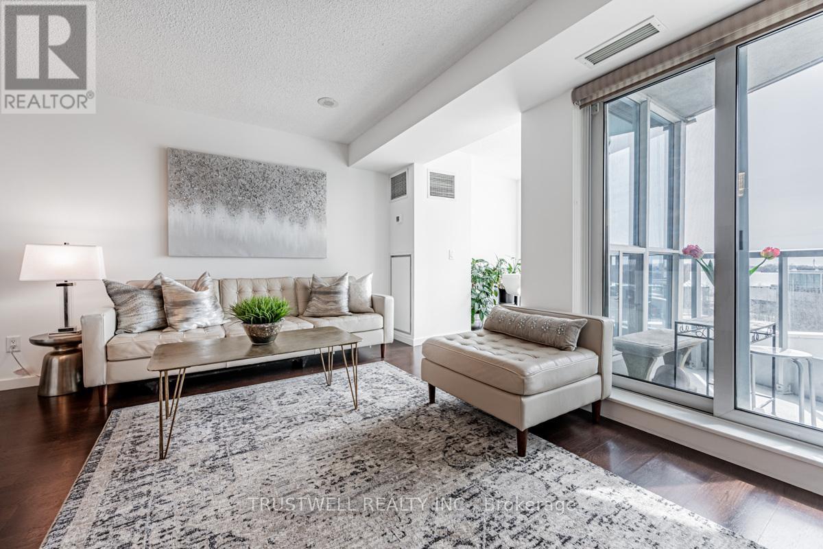 #511 208 QUEENS QUAY W - 10