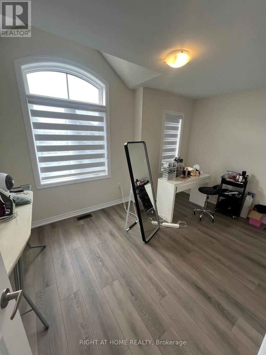 30 NORTHROP AVENUE, Clarington (Newcastle) — photo 2