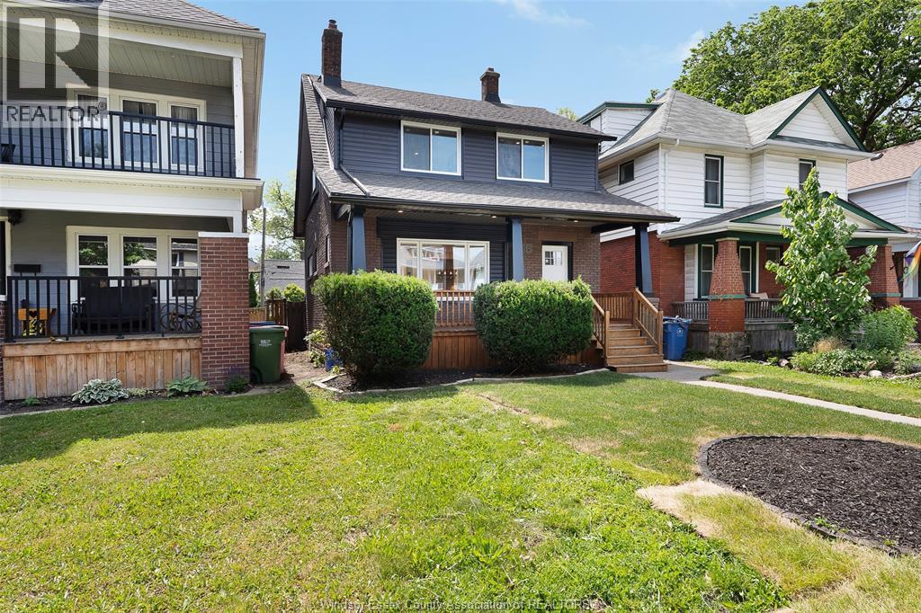 859 MOY AVENUE, Windsor — photo 2