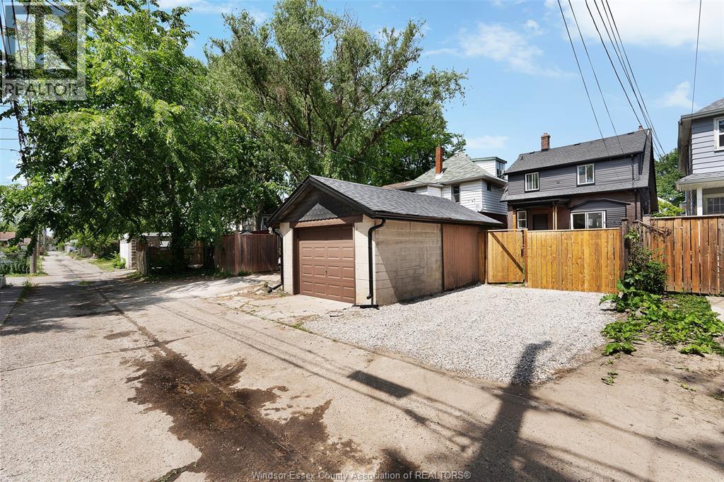 859 MOY AVENUE - 38