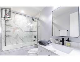 39 Greenwood Crescent, Brampton, ON L6S1T2 Photo 9
