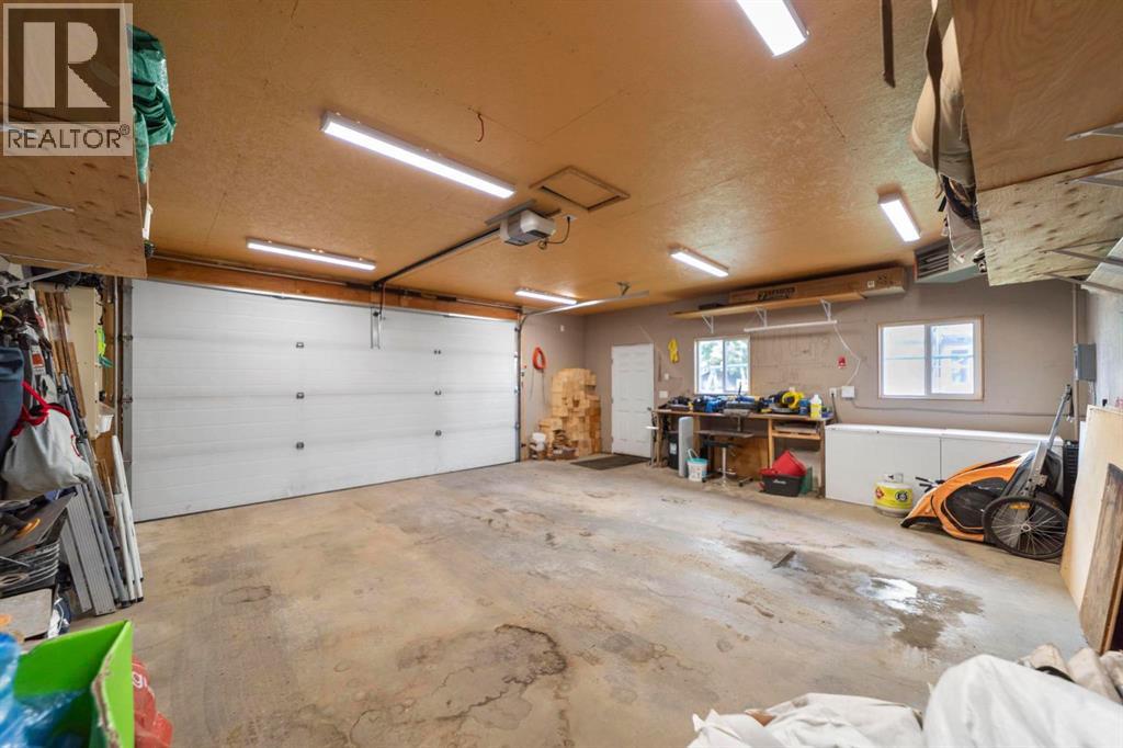 4833 54 Street - Image 25