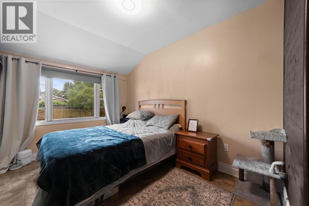4833 54 Street - 12