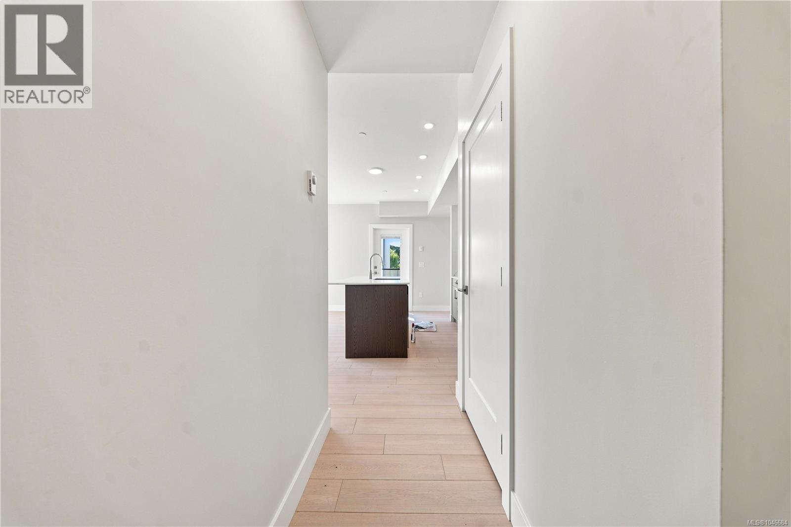 #210 171 Jensen Ave W - 10