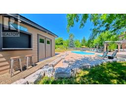 913 Valebrook Court, Kitchener, ON N2A0E5 Photo 38