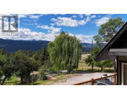 5564/5574 Highway 95 Highway, Edgewater, BC V0A1E0 Photo 37