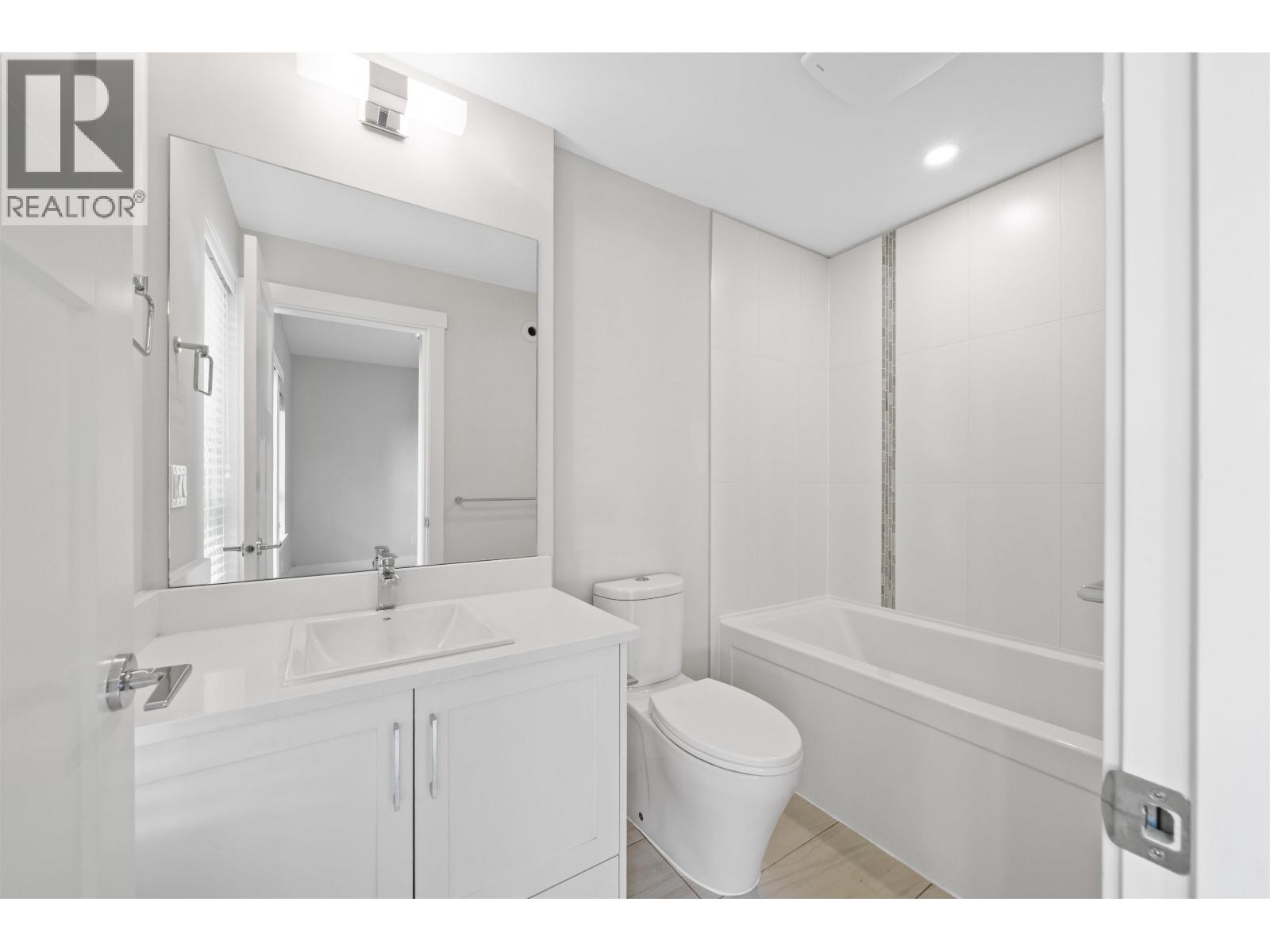 #305-1784 OSPREY Drive, Tsawwassen
