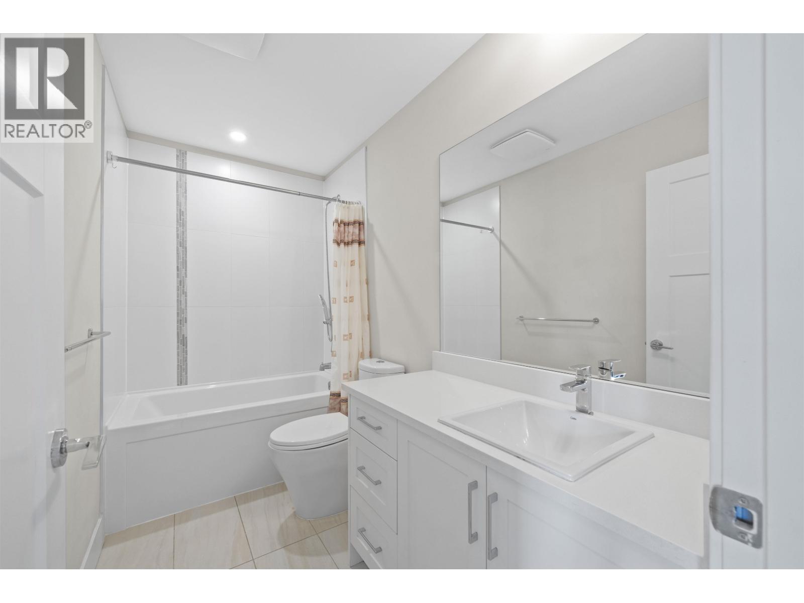 #305-1784 OSPREY Drive, Tsawwassen