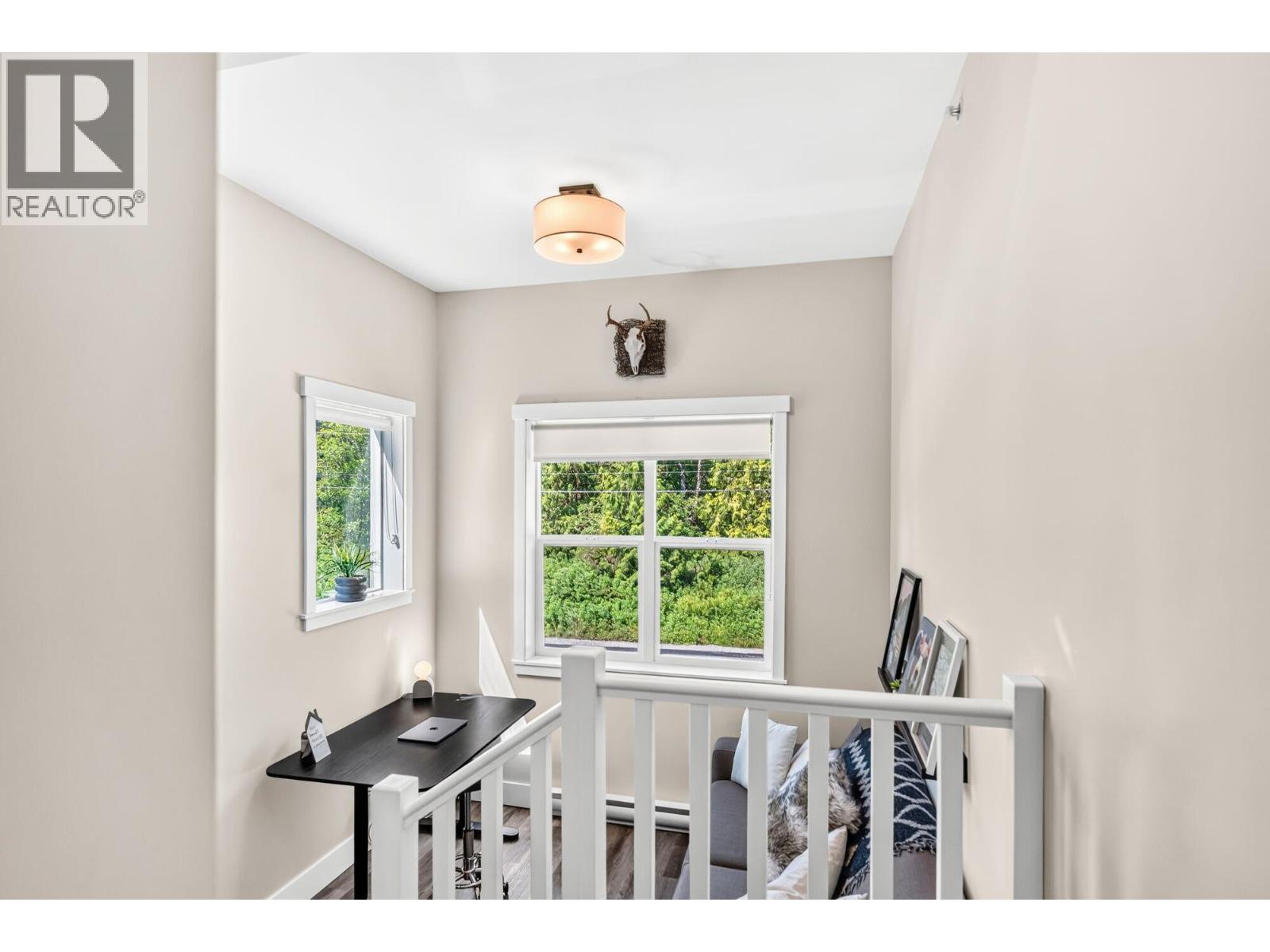 17 950 WOODSWORTH ROAD, Gibsons