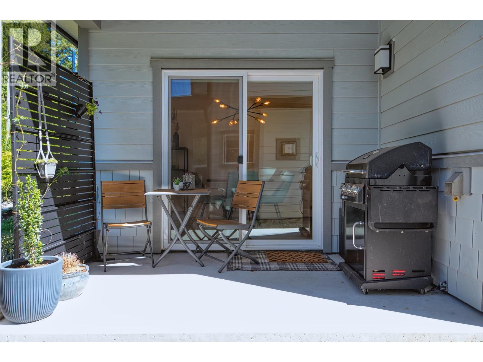 17 950 WOODSWORTH ROAD, Gibsons